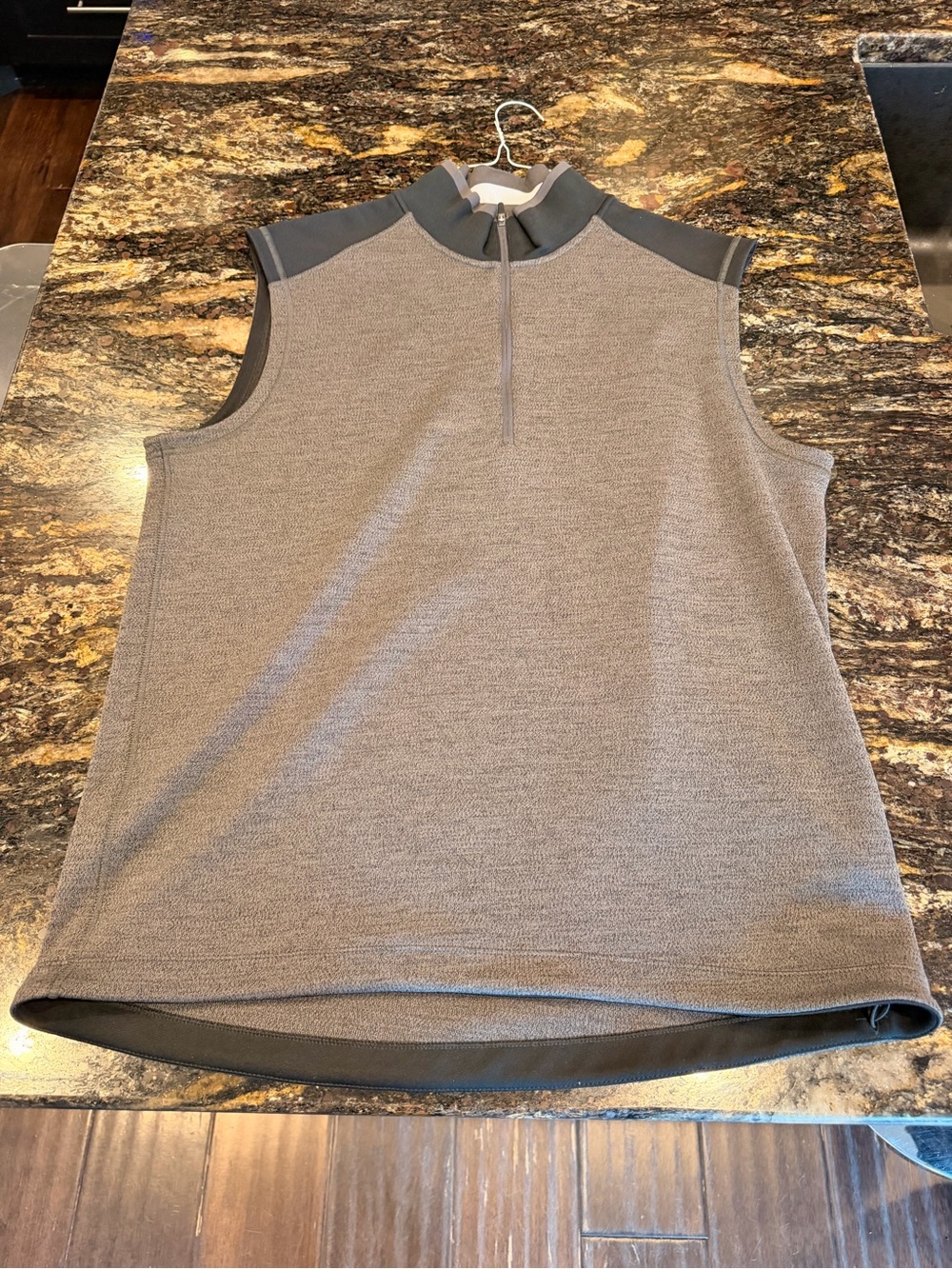 Nike Golf Sleeveless Quarter-Zip Vest in Gray Men’s L